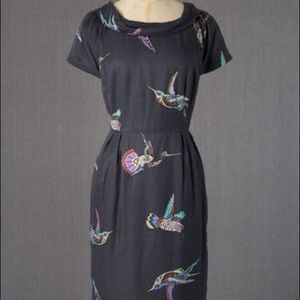 Stunning roll collar hummingbird dress Boden sz 6